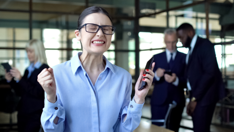 Cómo dejar de sentirse estresado en el trabajo