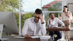 Cómo manejar un ambiente laboral tóxico